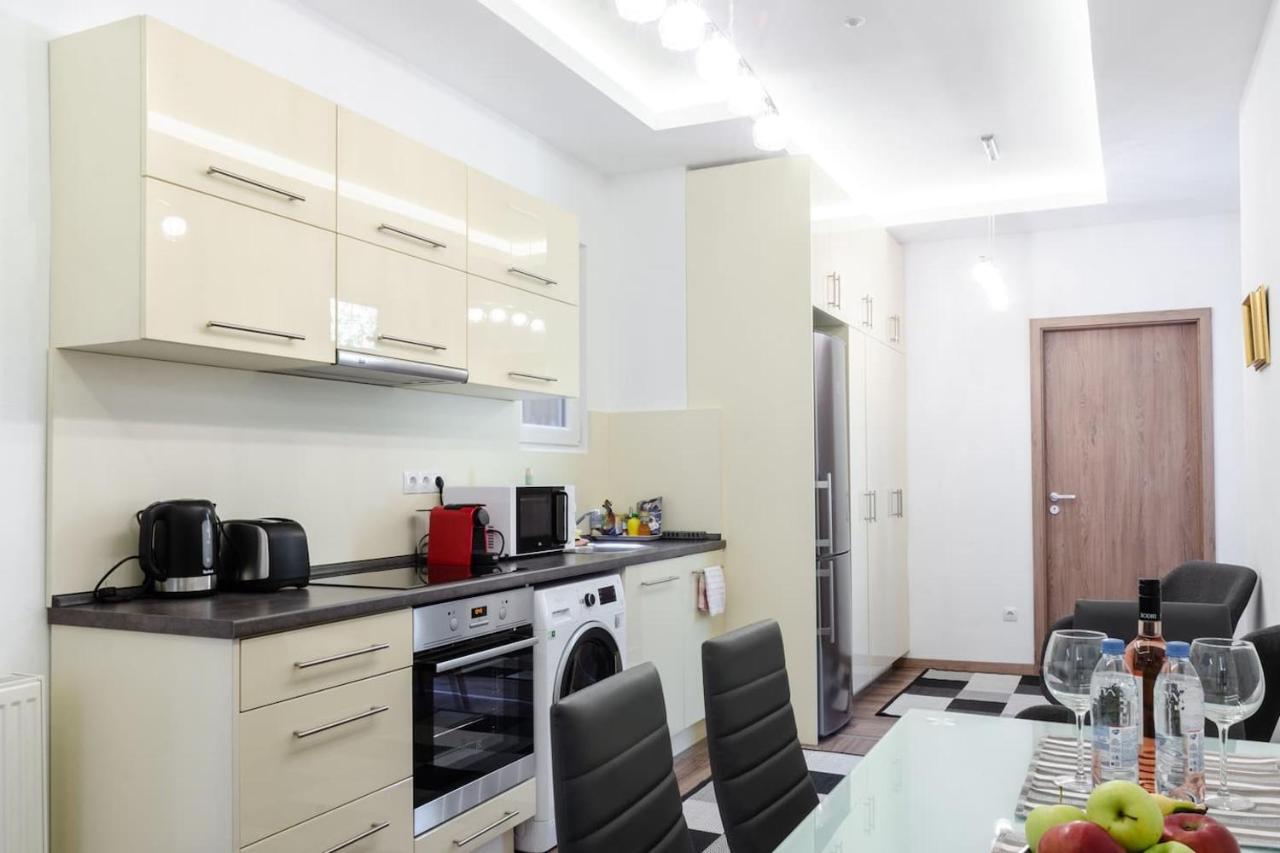3 En Bedroom Flat In The Main Centre For 6ppl, 3bdr,3bthr,ac Apartment *